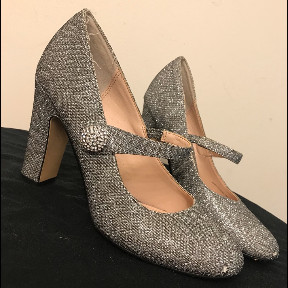 Incredible Silver Heels Sparkle Button Strap - image 1